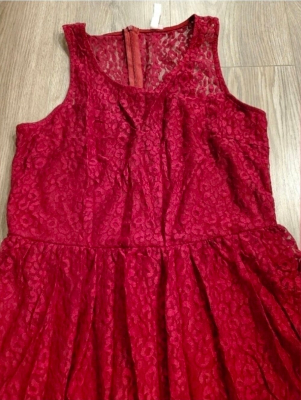 Dress - Picture 2 of 2